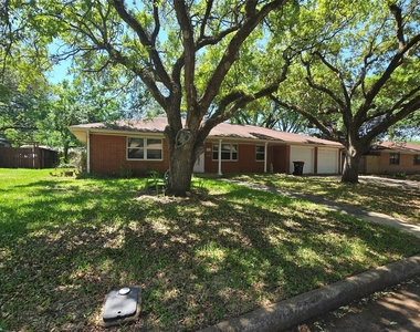 801 Rosewood Drive - Photo Thumbnail 1