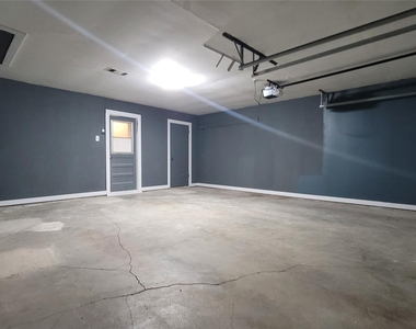 801 Rosewood Drive - Photo Thumbnail 24