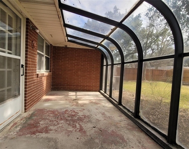 801 Rosewood Drive - Photo Thumbnail 26
