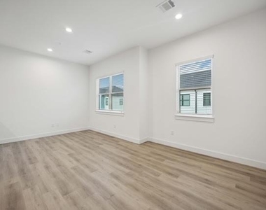 4607 Indie Heights Lane - Photo Thumbnail 10