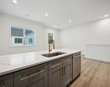 4607 Indie Heights Lane - Photo Thumbnail 3