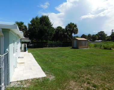 9896 Pine Street - Photo Thumbnail 10