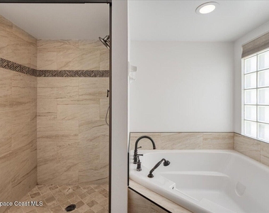 816 Hunters Creek Drive - Photo Thumbnail 13
