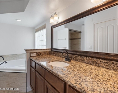 816 Hunters Creek Drive - Photo Thumbnail 12