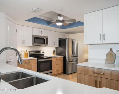 8700 Ridgewood Avenue - Photo Thumbnail 16