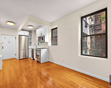 East 25 Street - Photo Thumbnail 2
