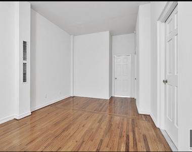 Madison Avenue - Photo Thumbnail 1