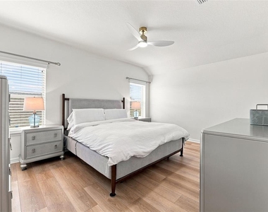 12846 Payton Street - Photo Thumbnail 37