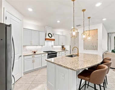 12846 Payton Street - Photo Thumbnail 6
