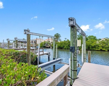 4306 Sunray Court - Photo Thumbnail 2