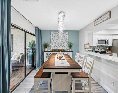 4306 Sunray Court - Photo Thumbnail 9