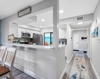 4306 Sunray Court - Photo Thumbnail 8