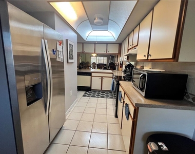 9433 Harbor Greens Way - Photo Thumbnail 7