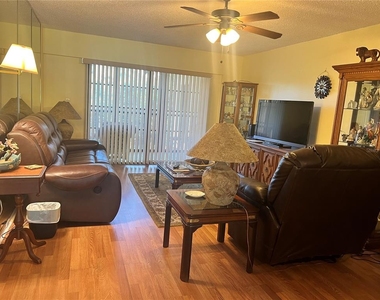 9433 Harbor Greens Way - Photo Thumbnail 3