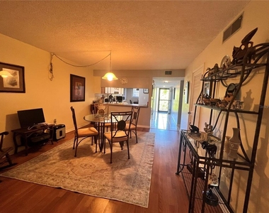 9433 Harbor Greens Way - Photo Thumbnail 4