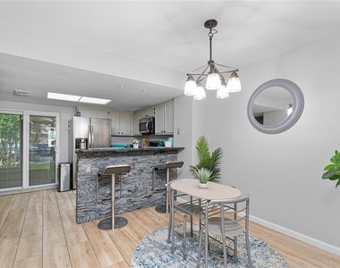2304 Fletchers Point Circle - Photo Thumbnail 5