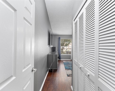 2304 Fletchers Point Circle - Photo Thumbnail 18