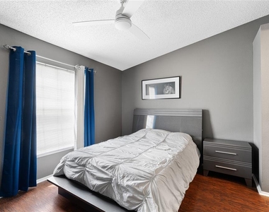 2304 Fletchers Point Circle - Photo Thumbnail 19