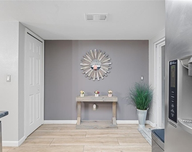 2304 Fletchers Point Circle - Photo Thumbnail 12