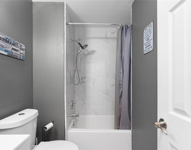 2304 Fletchers Point Circle - Photo Thumbnail 23