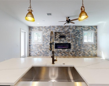 1246 Bass Boulevard - Photo Thumbnail 7