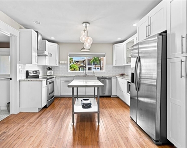 70 Gardenia Street - Photo Thumbnail 4