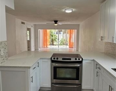 301 87th Avenue - Photo Thumbnail 3