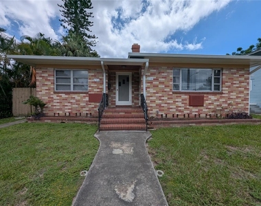 206 12th Avenue N - Photo Thumbnail 2
