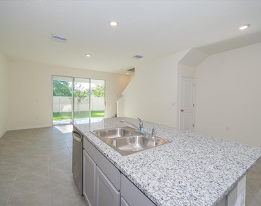 16642 Maude Drive - Photo Thumbnail 5