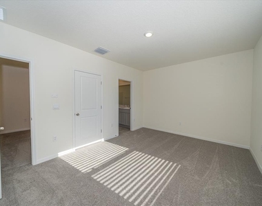 16642 Maude Drive - Photo Thumbnail 12