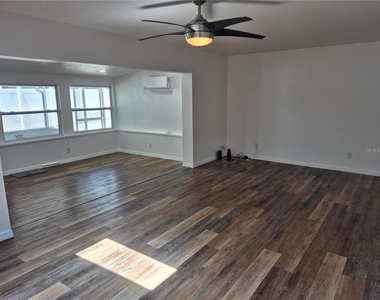 7709 W Hanna Avenue - Photo Thumbnail 6
