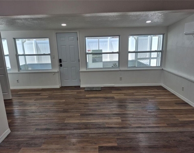 7709 W Hanna Avenue - Photo Thumbnail 5