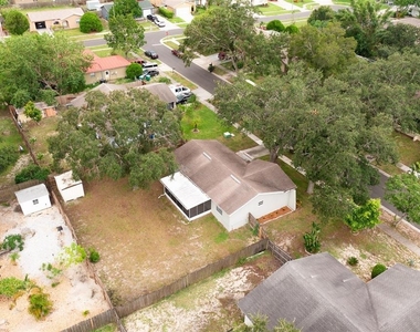 2613 Summit Street - Photo Thumbnail 15