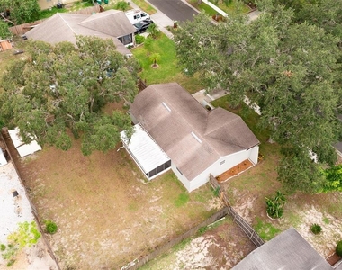 2613 Summit Street - Photo Thumbnail 16