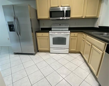 1626 Prowmore Drive - Photo Thumbnail 3