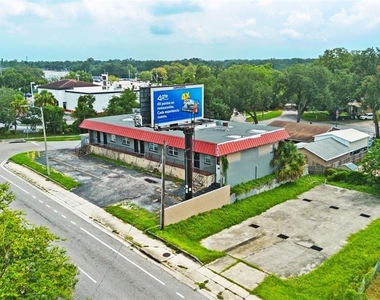 8923 N 40th Street - Photo Thumbnail 13