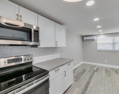 13496 W Rena Drive - Photo Thumbnail 1