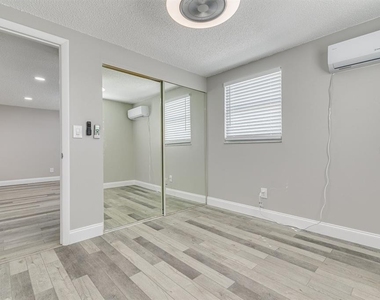 13496 W Rena Drive - Photo Thumbnail 14