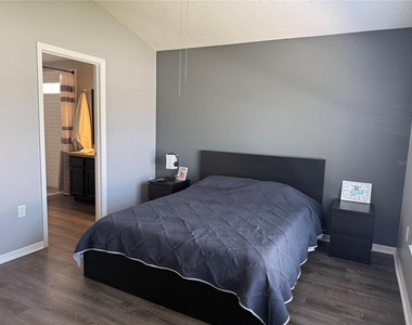 16212 Coopers Hawk Avenue - Photo Thumbnail 6
