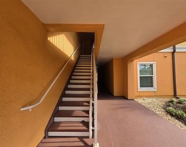 5483 Vineland Road - Photo Thumbnail 1