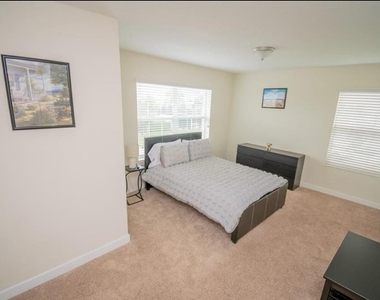 9047 Dogleg Drive - Photo Thumbnail 10