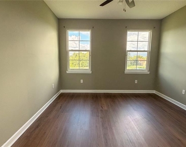 2141 Sherbrook Avenue - Photo Thumbnail 36