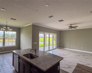 2141 Sherbrook Avenue - Photo Thumbnail 13