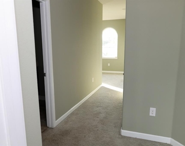 2141 Sherbrook Avenue - Photo Thumbnail 30
