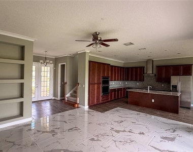 2141 Sherbrook Avenue - Photo Thumbnail 11