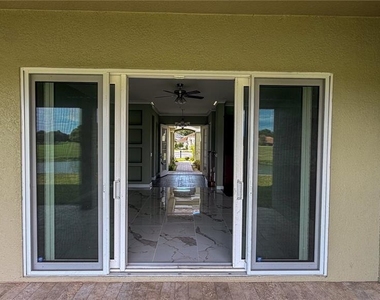 2141 Sherbrook Avenue - Photo Thumbnail 43
