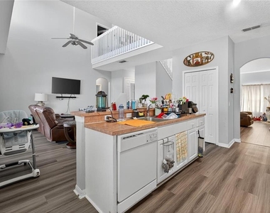 1202 Cumbrian Lakes Court - Photo Thumbnail 10