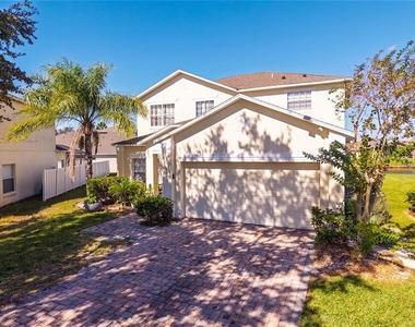 1202 Cumbrian Lakes Court - Photo Thumbnail 5
