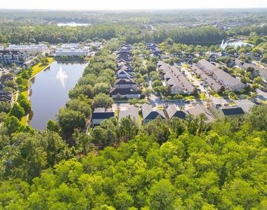 9516 Piccadilly Sky Way - Photo Thumbnail 4