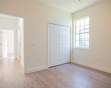 9516 Piccadilly Sky Way - Photo Thumbnail 18